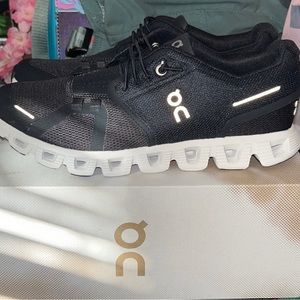 On Cloud 5 women’s shoes